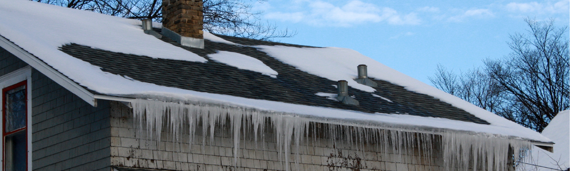 Snow Coverd Roof Banner Image 01